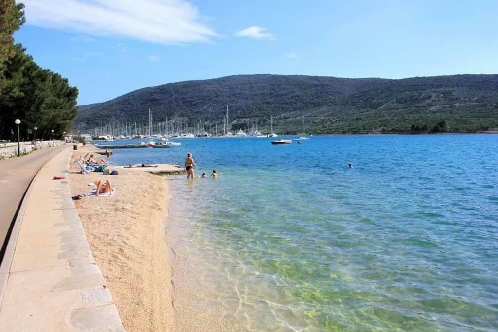 Apartment Sara - Cres Dış mekan fotoğraf
