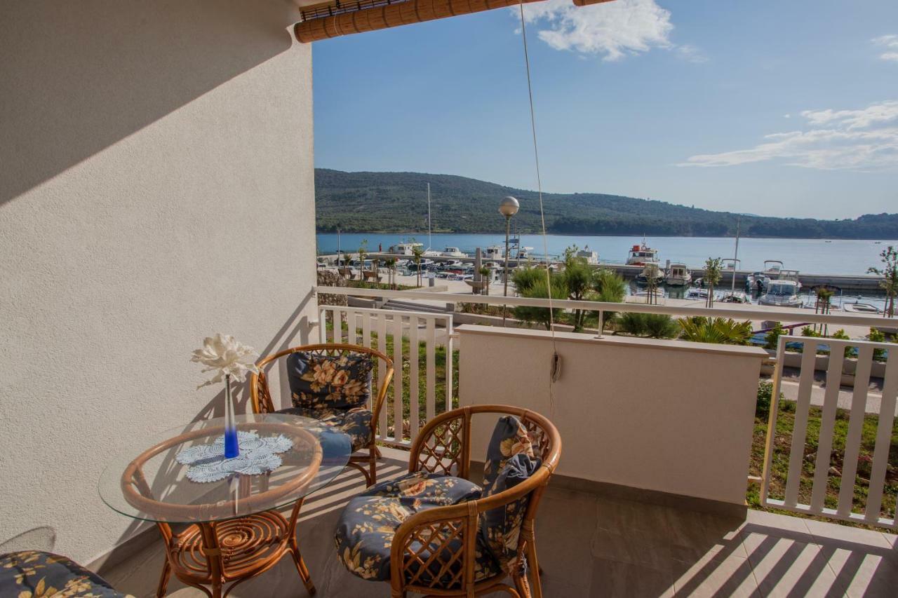 Apartment Sara - Cres Dış mekan fotoğraf