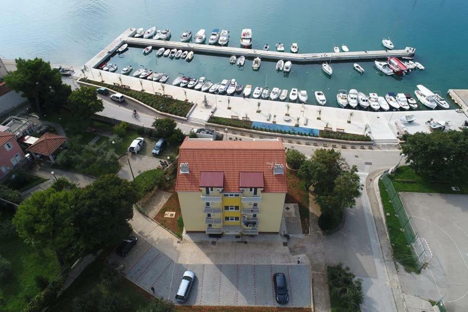Apartment Sara - Cres Dış mekan fotoğraf