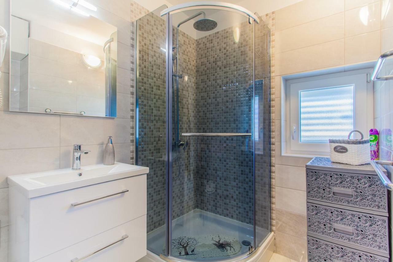 Apartment Sara - Cres Dış mekan fotoğraf